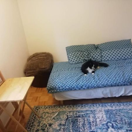 Single Bedroom In A Cozy Maisonette - Буши Екстериор снимка