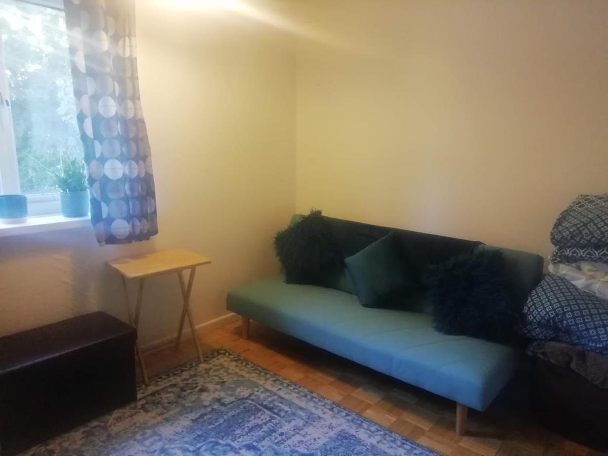 Single Bedroom In A Cozy Maisonette - Буши Екстериор снимка