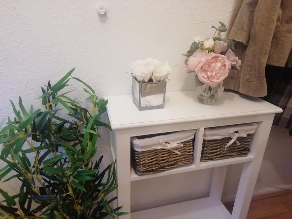 Single Bedroom In A Cozy Maisonette - Буши Екстериор снимка