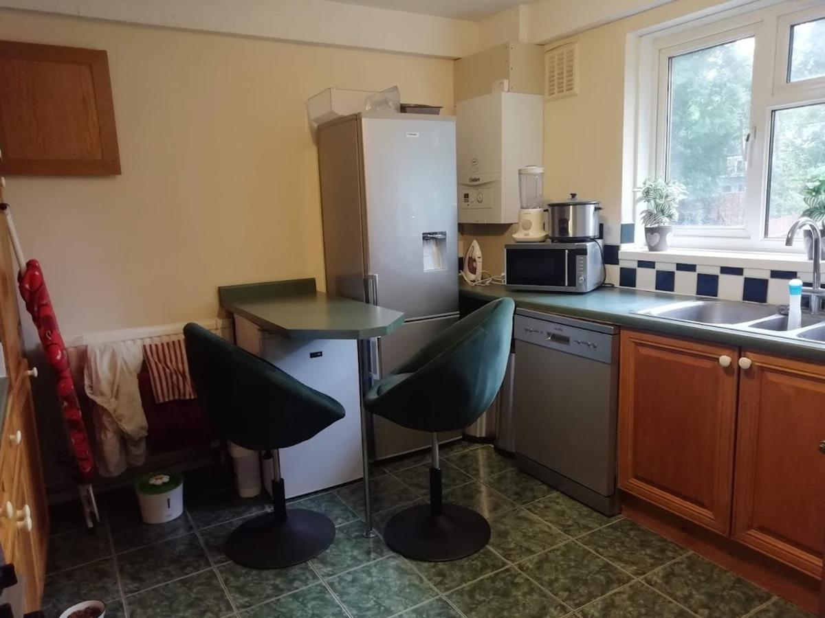 Single Bedroom In A Cozy Maisonette - Буши Екстериор снимка